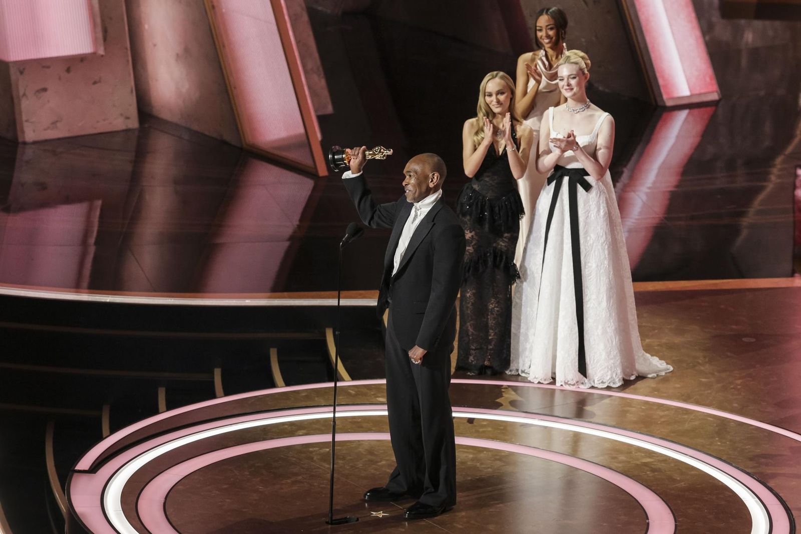 Paul Tazewell: mejor diseño de vestuario ('Wicked')