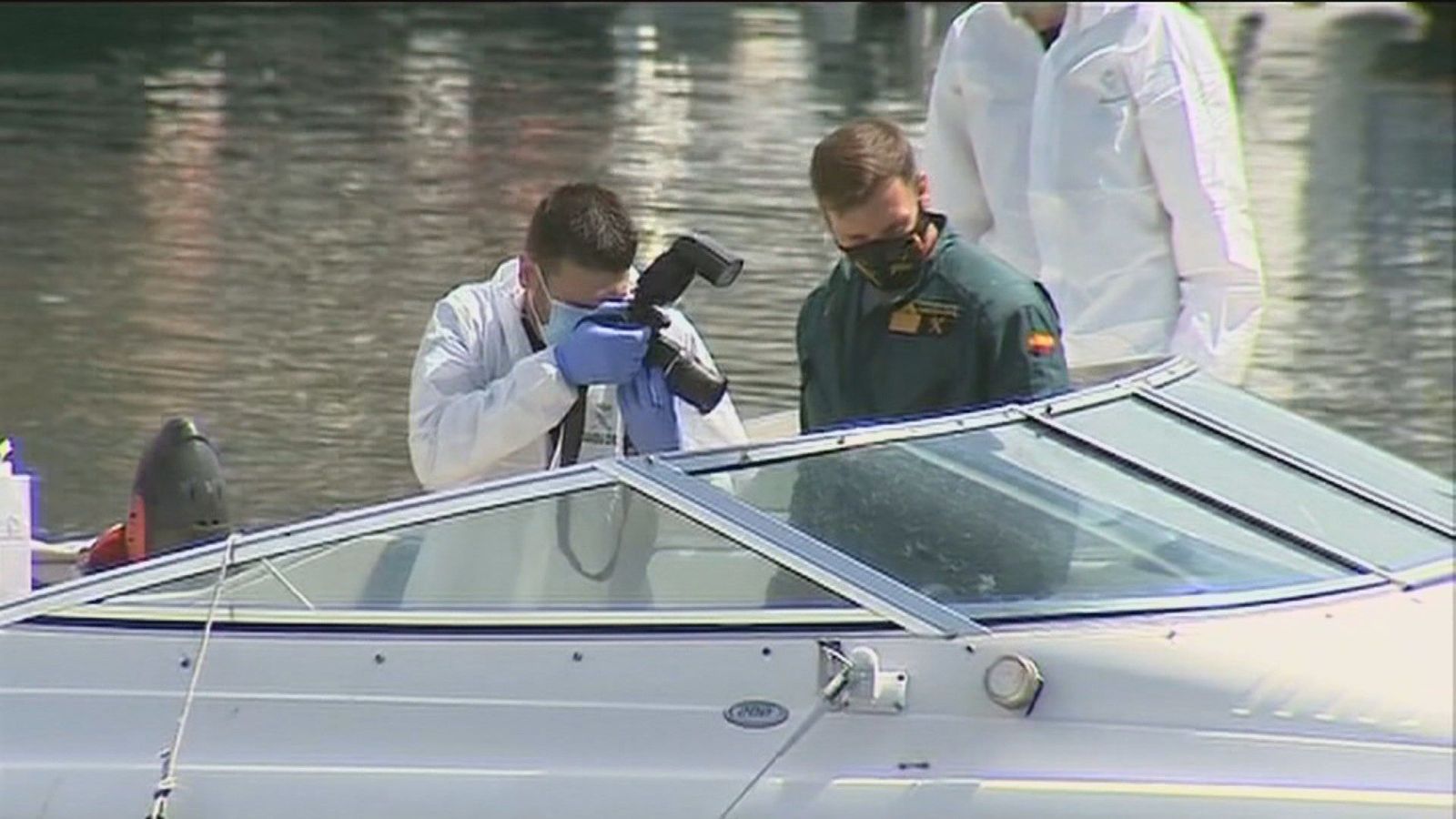 Encuentran restos de sangre en el barco del padre desaparecido junto a sus dos hijas en Tenerife
