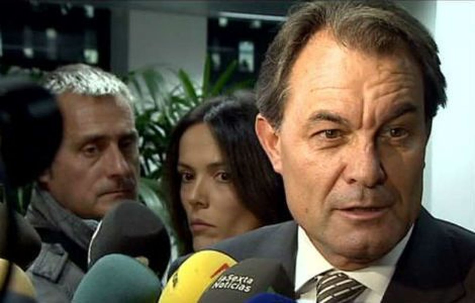 Mas insta al Gobierno a que escuche a Cataluña y se haga la consulta en 2014