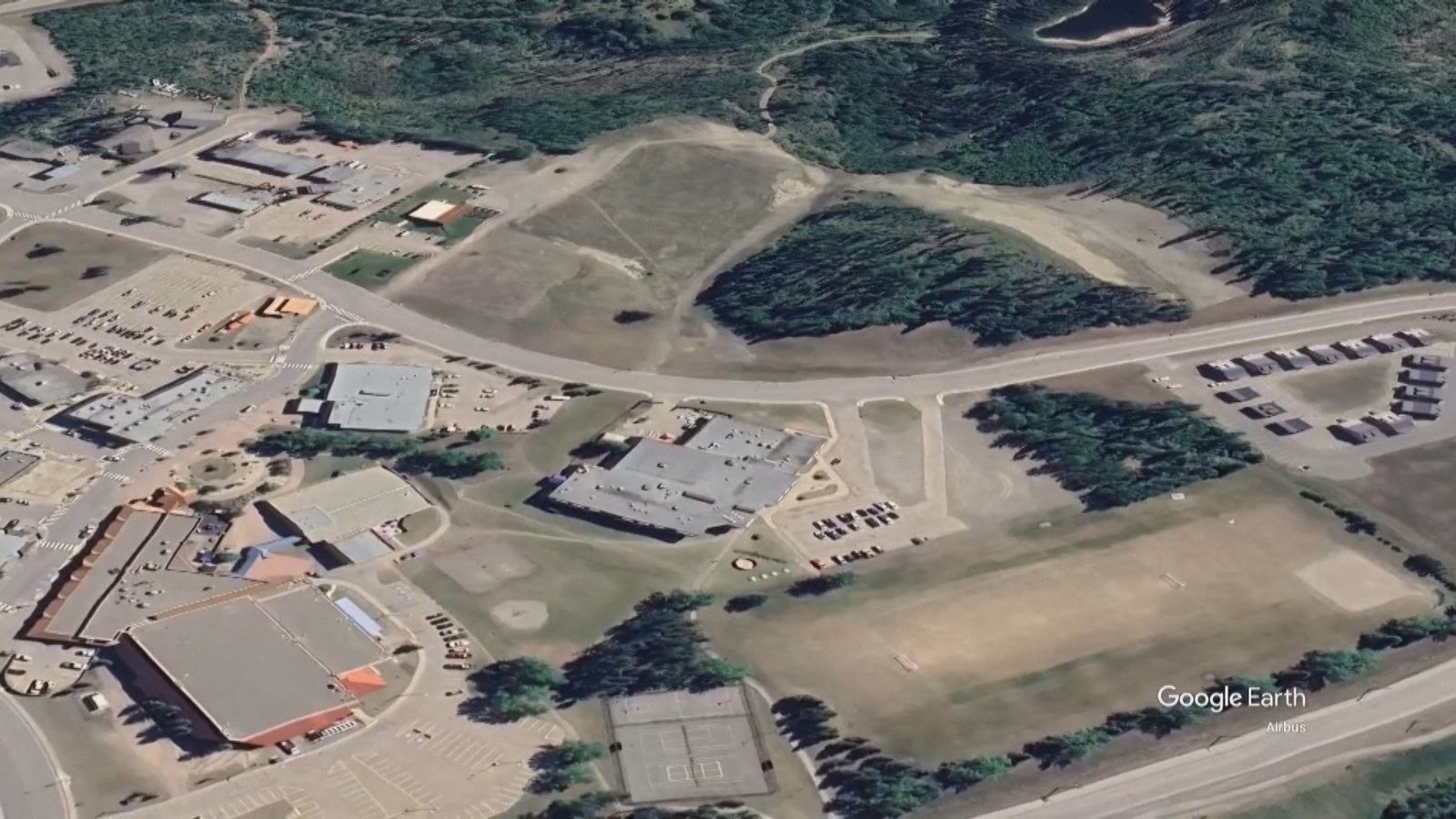 Tiroteo en una escuela del oeste de Canadá, hay al menos 10 muertos