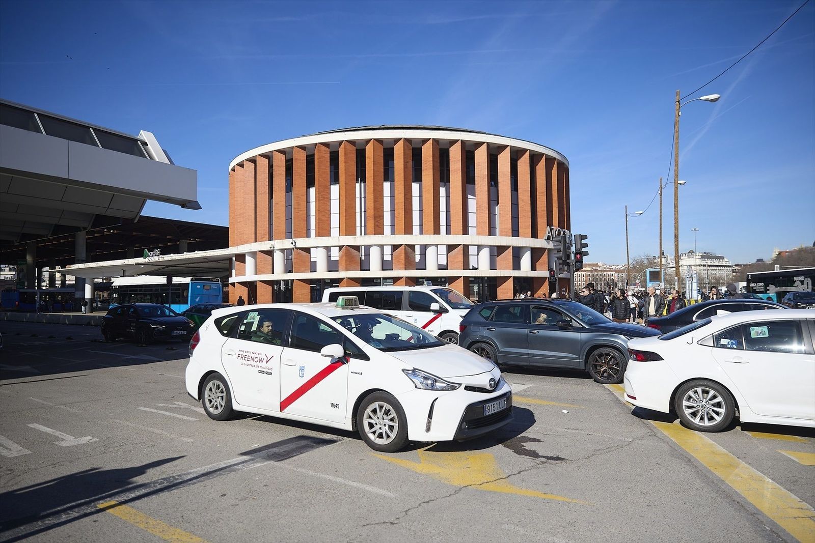 ¿Quiénes pueden usar el servicio de taxi gratuito durante la visita de León XIV en Madrid?