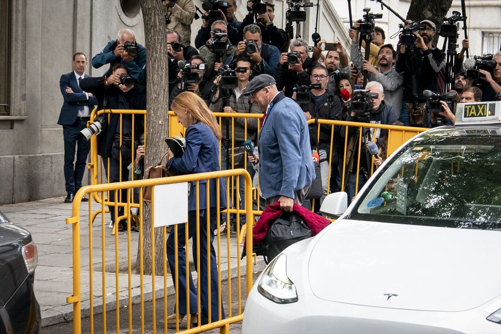 El juez también mantiene en libertad a Koldo García tras negarse a declarar