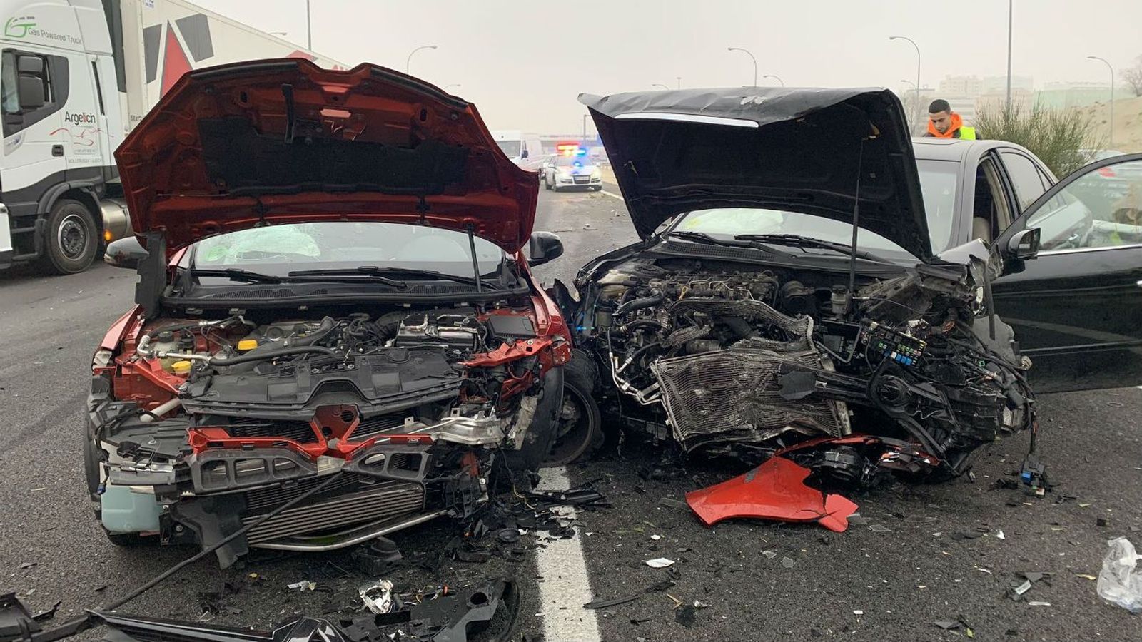 Un choque en cadena sin heridos graves corta la M-45 en plena hora punta