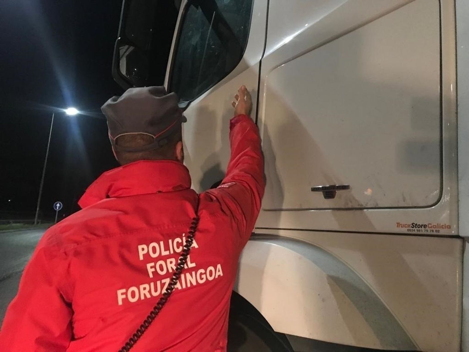 Un agente de la Policía Foral Navarra