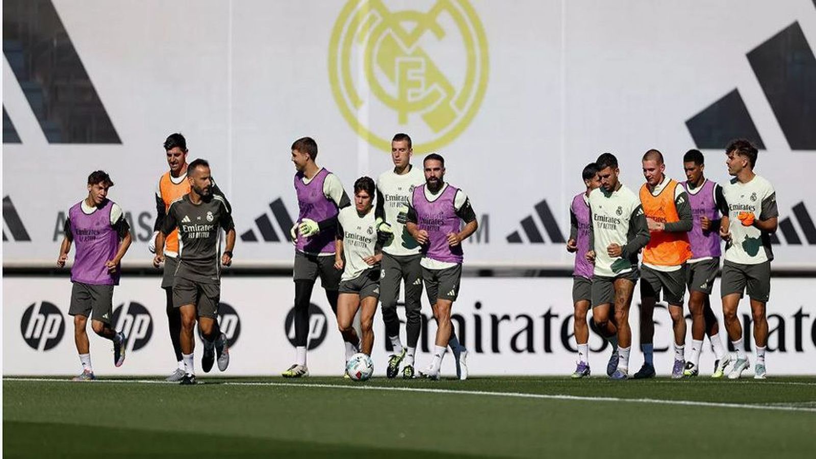 Xabi Alonso recupera a todos los internacionales