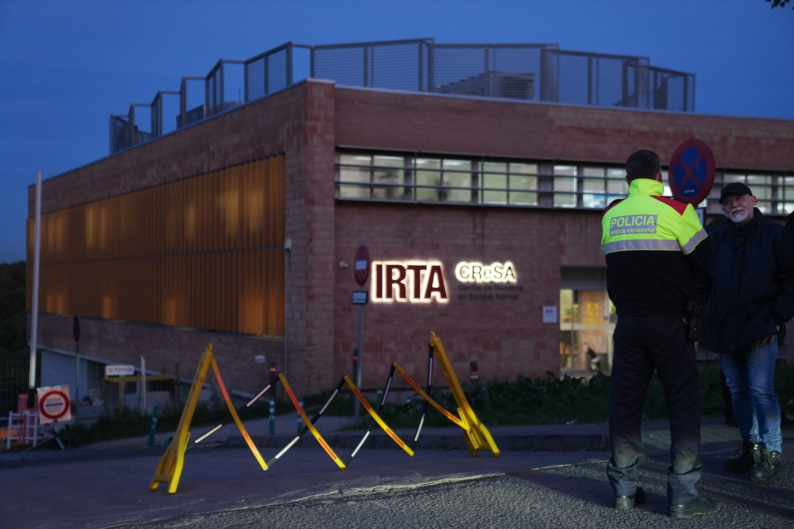 Exterior del laboratorio de investigación animal Irta-Cresa