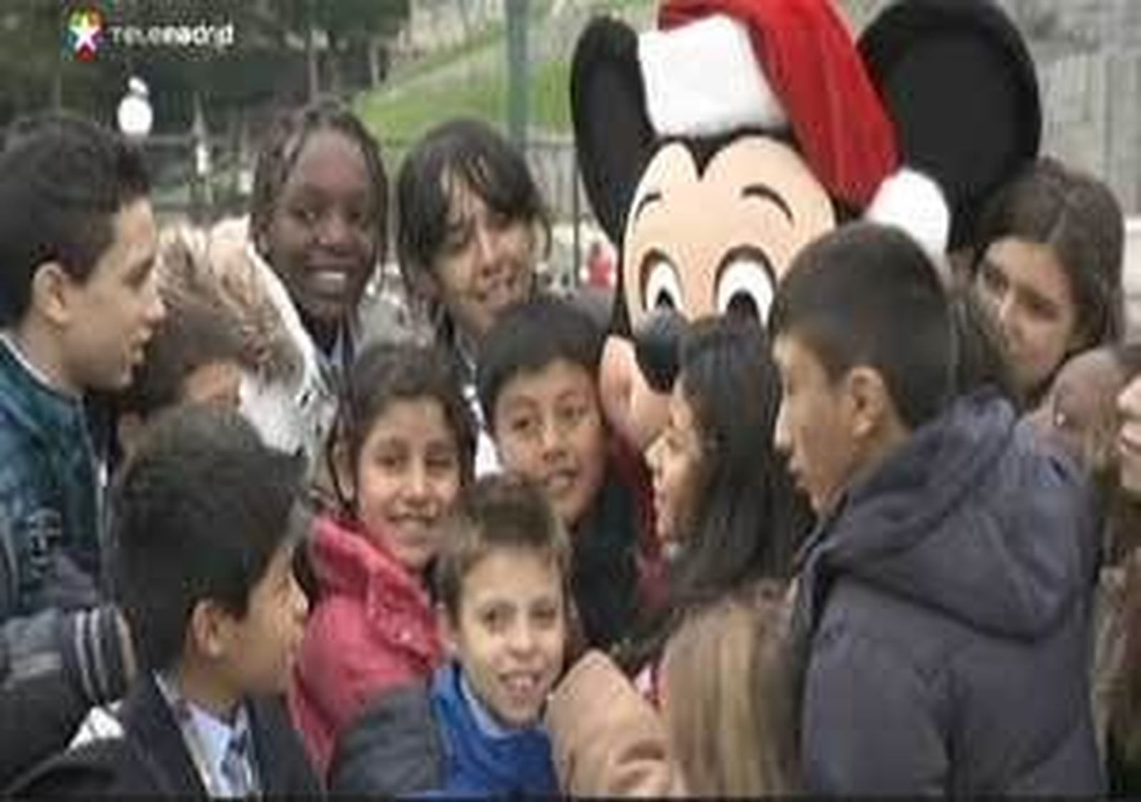 Los niños de San Ildefonso visitan Eurodisney