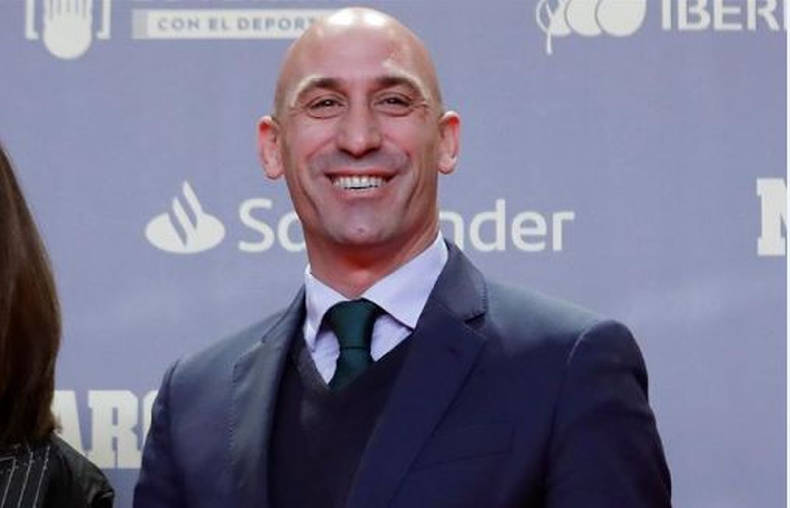 La jueza cita como investigado a Rubiales el 29 de abril y a Rocha como testigo el día 12