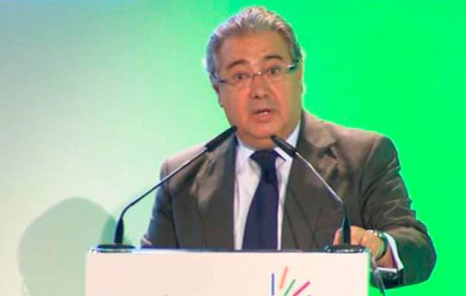Zoido reivindica la memoria de las víctimas y exige unidad contra ETA