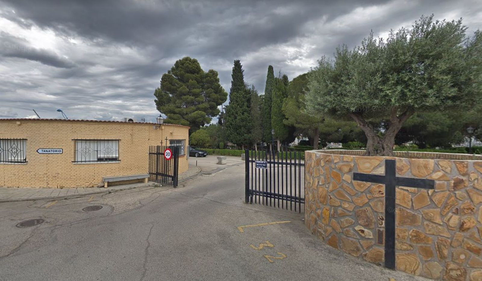 Entrada al cementerio de Getafe