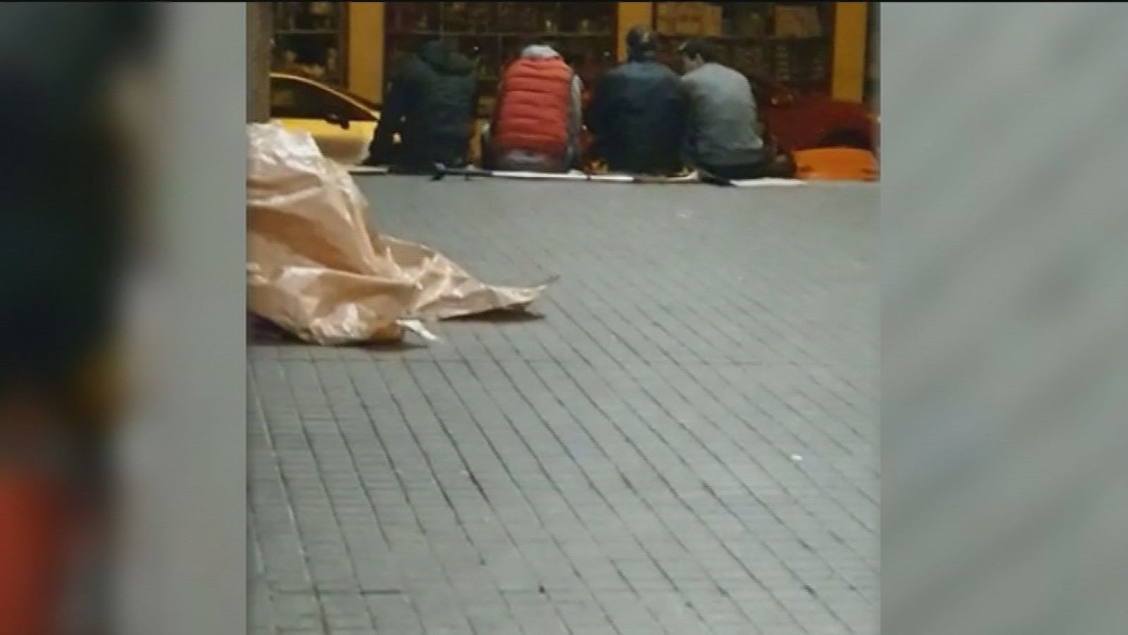 Vecinos de Bravo Murillo denuncian problemas con un grupo de indigentes