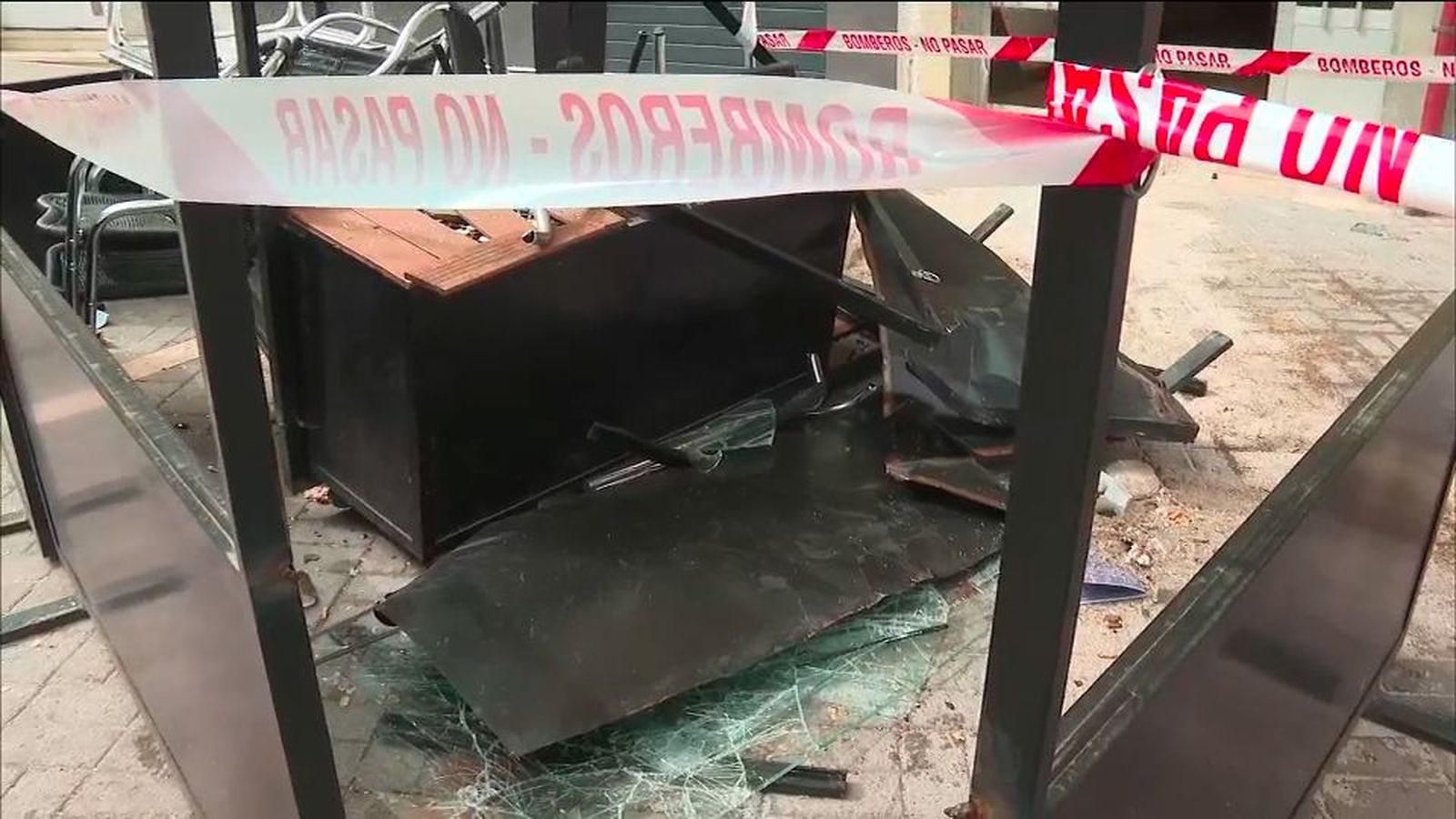 Siete heridos, uno grave, al llevarse por delante un coche una terraza en Aranjuez