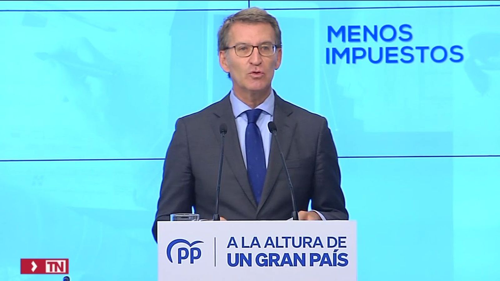 Feijóo pide rebajar el IVA en productos básicos