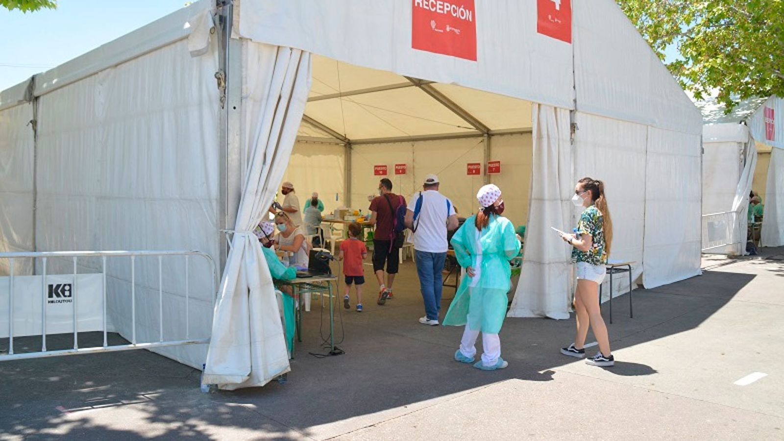 Carpa en el recinto ferial donde se realizan los test