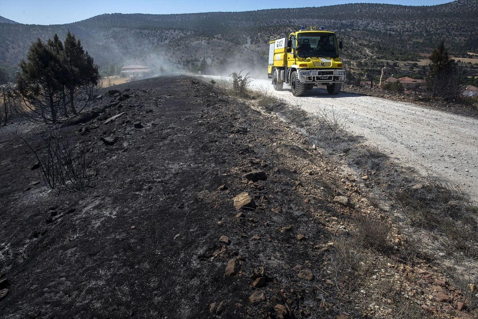 El fuego causa "daños importantes" en el monasterio de Silos y obliga a desalojar cinco pueblos en Burgos