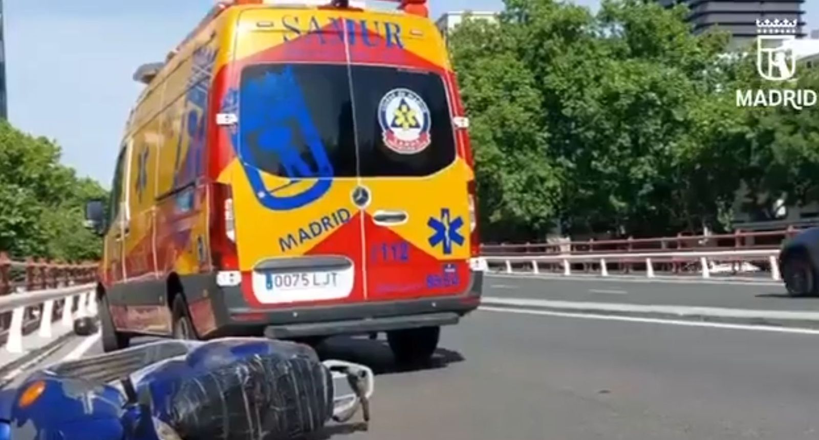 Grave accidente de moto en Raimundo Fernández Villaverde