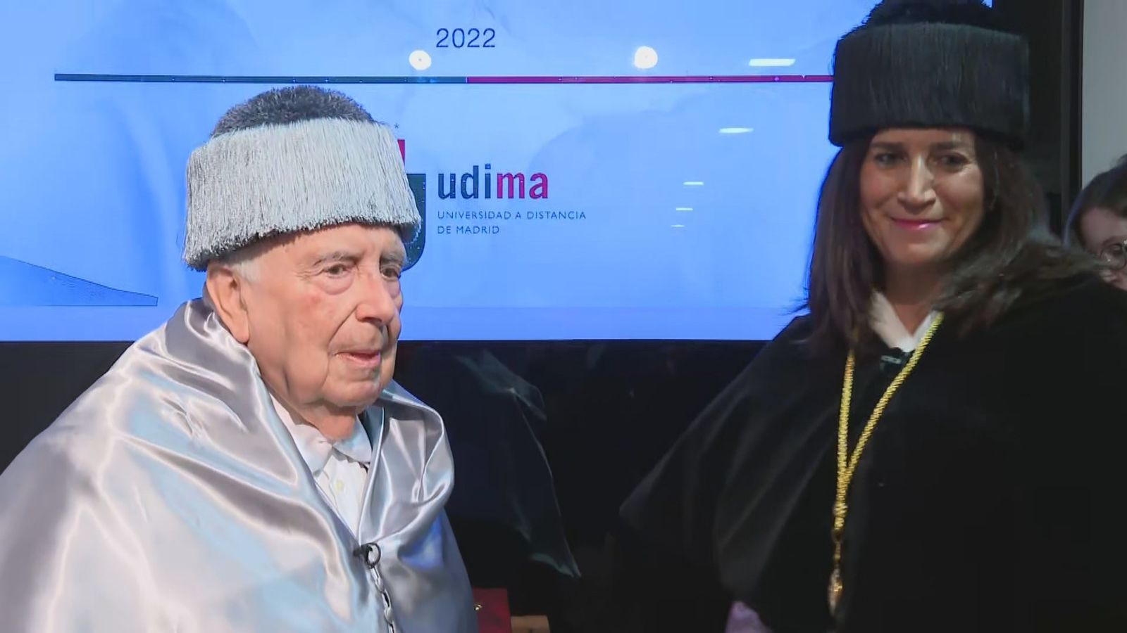 Luis María Anson investido como Doctor Honoris Causa por la Universidad a Distancia de Madrid (UDIMA)