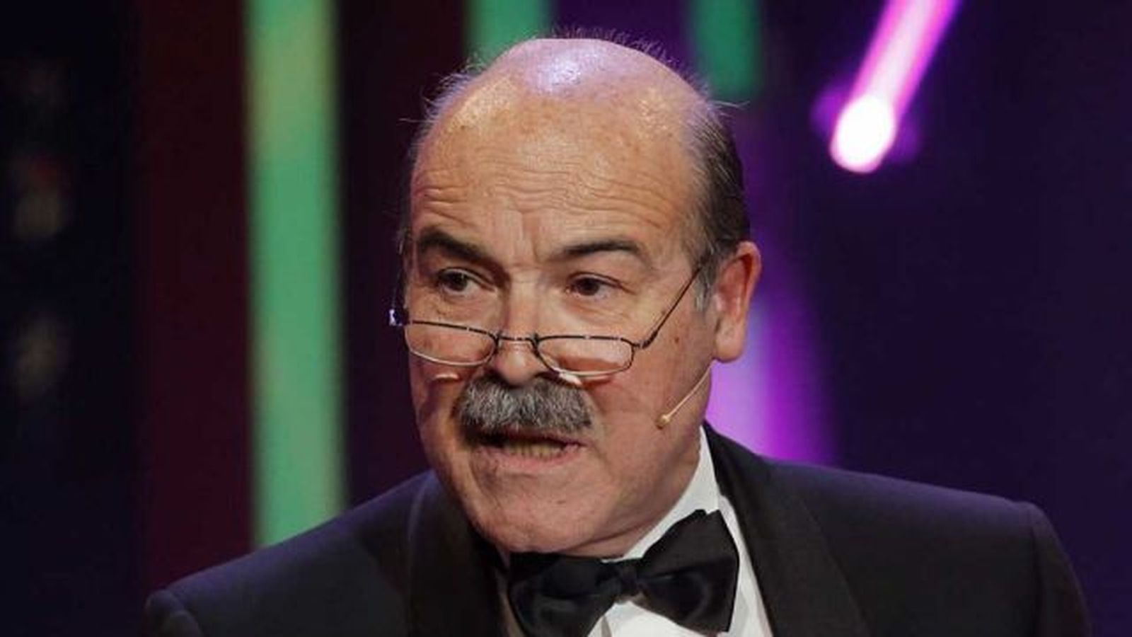 Resines dimite como presidente de la Academia de Cine