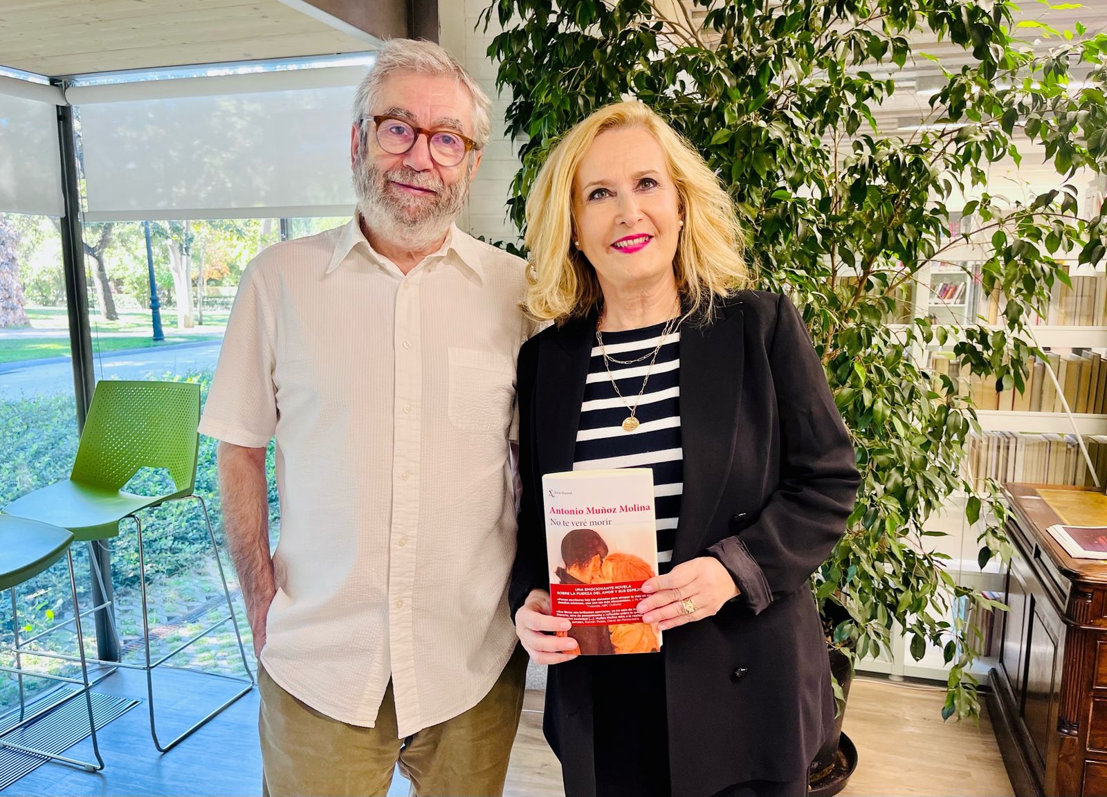 Antonio Muñoz Molina junto a NIeves Herrero