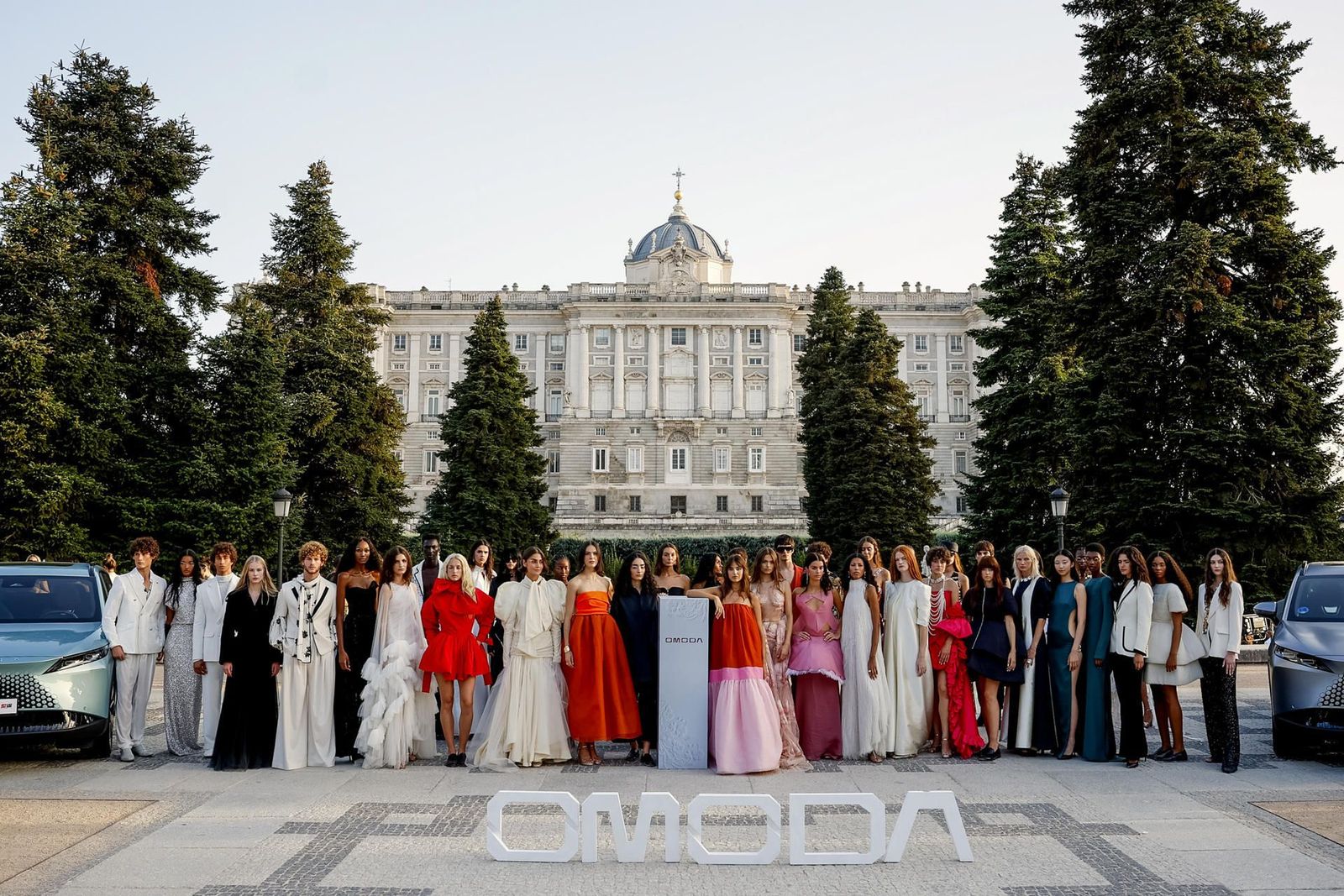 La moda toma Madrid con un desfile en los Jardines de Sabatini