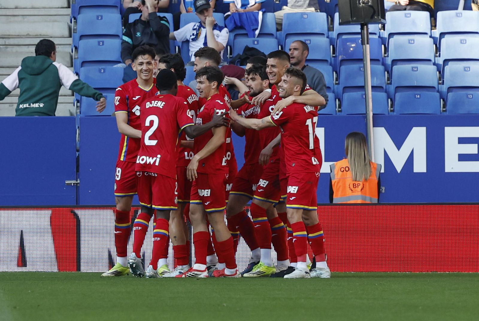 Jugadores del Getafe celebran un gol al Espanyol