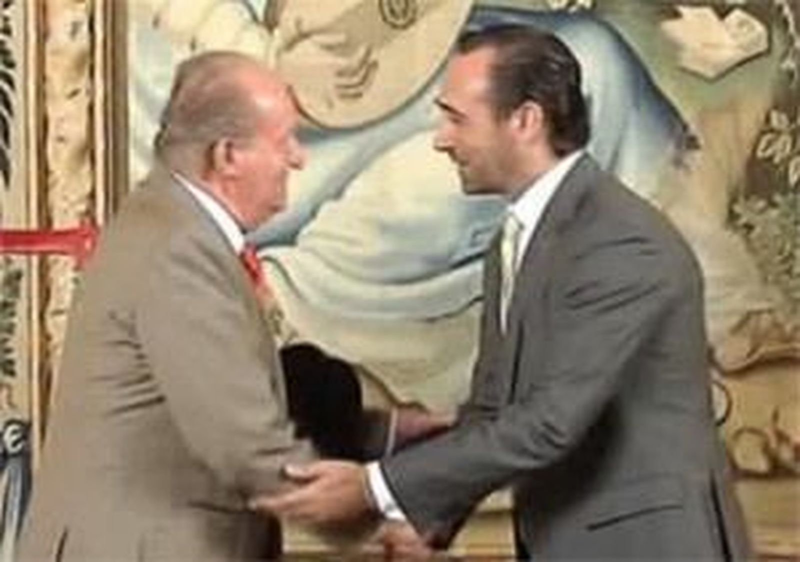 El Rey y Bauzá abordan la necesidad de  actuar con mayor contundencia contra pirómanos