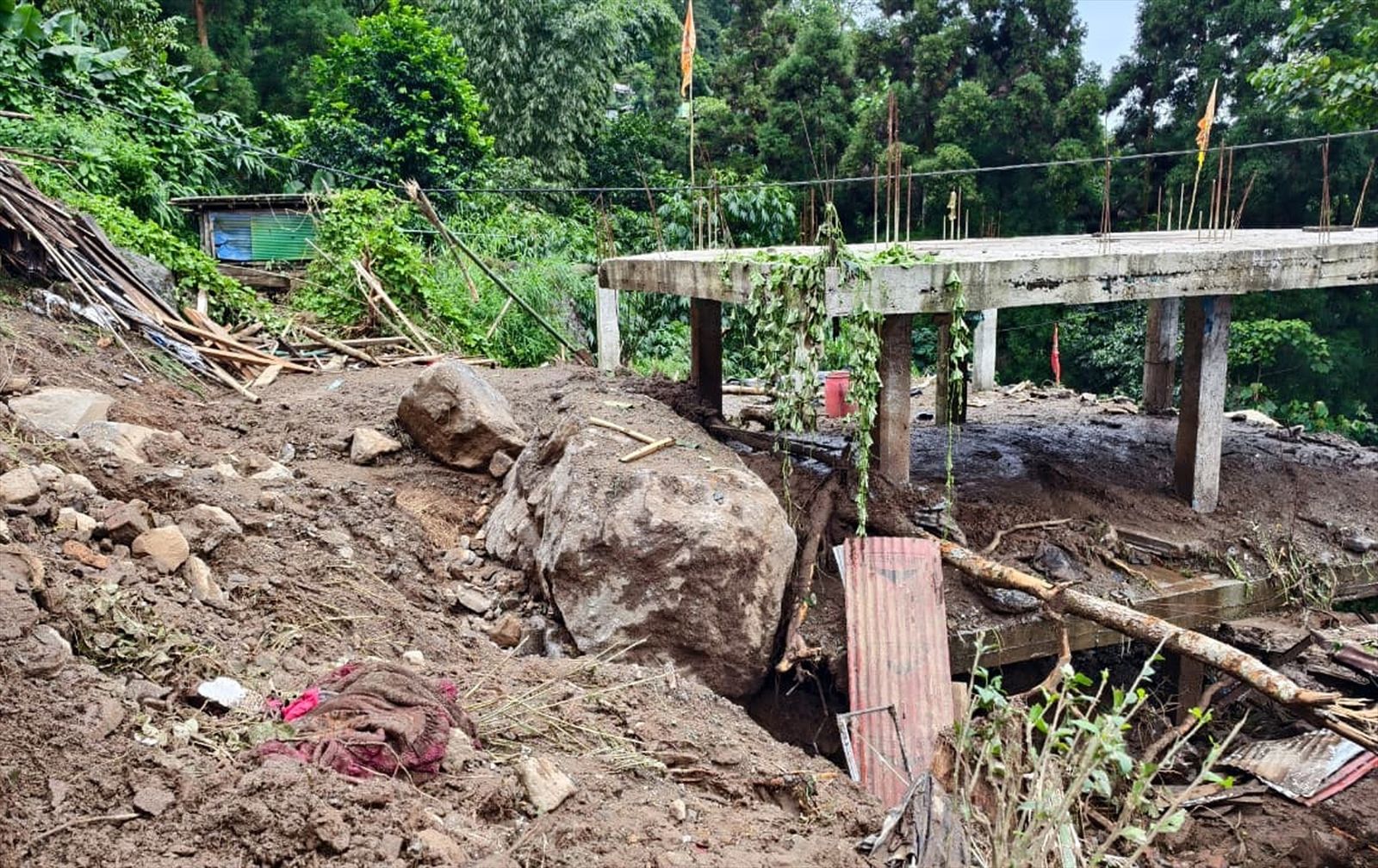 Efectos del deslizamiento de tierras en el estado indio de Himachal Pradesh