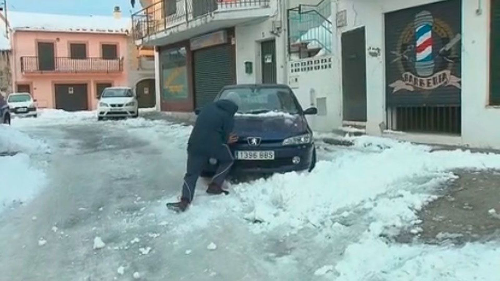 La Comunidad de Madrid mantiene la alerta ante la previsión de nieve en la sierra