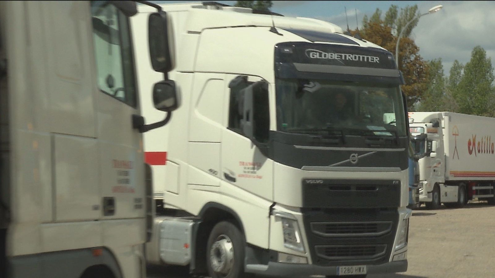 Los transportistas de mercancías amenazan con un paro indefinido