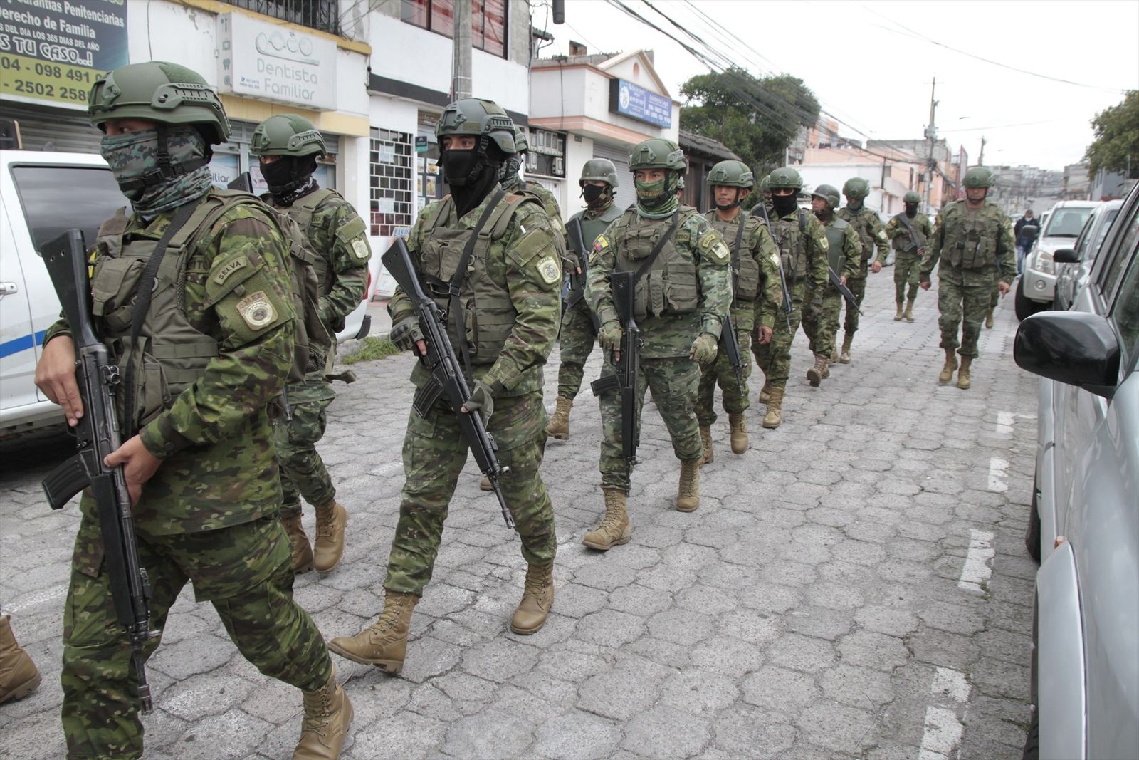 El Ejército de Ecuador detiene a 329 "terroristas" en 24 horas