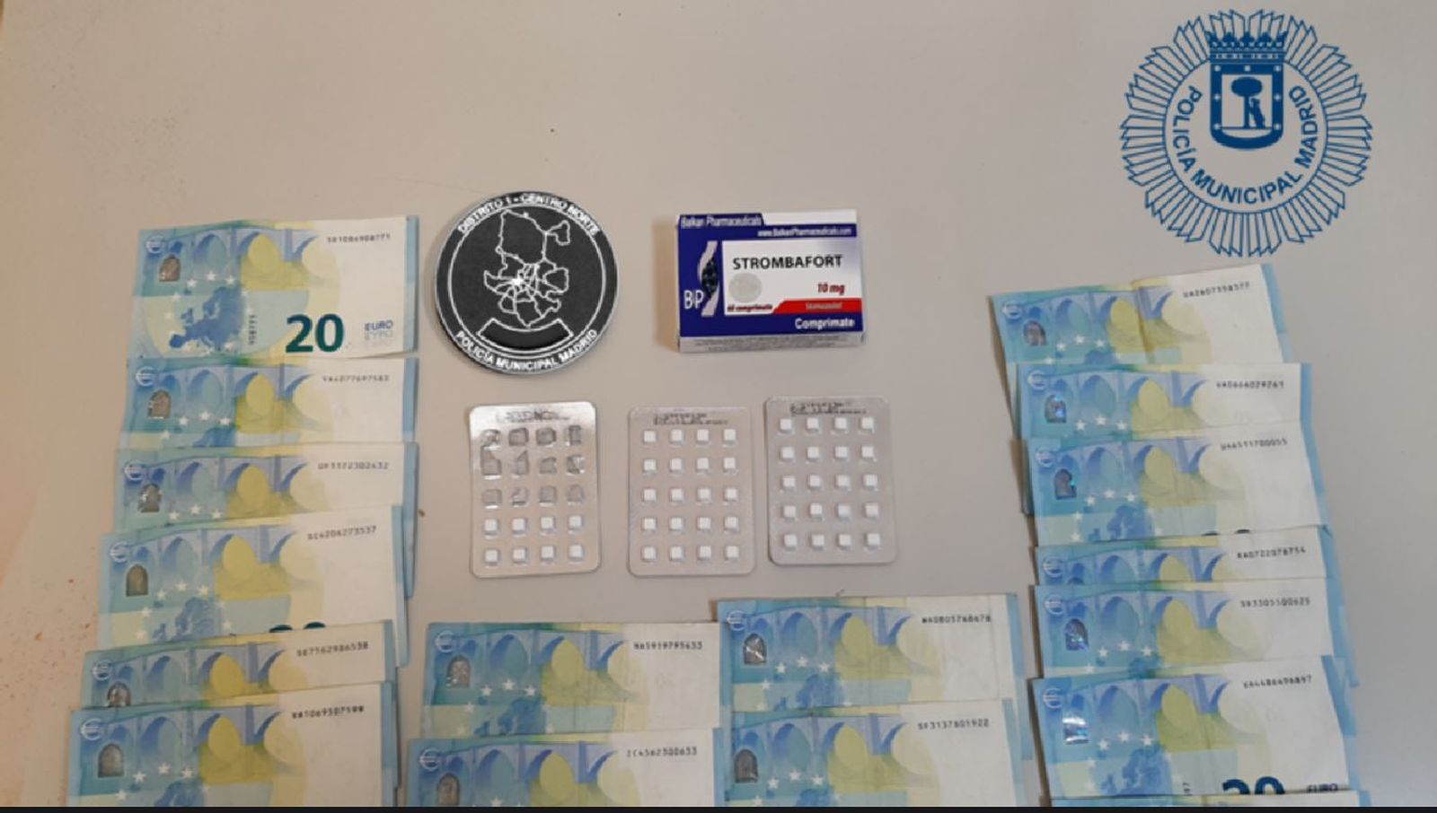 Anabolizantes y dinero incautado por la Policía Municipal