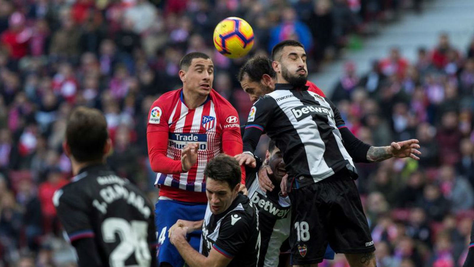 Giménez, ante el Levante