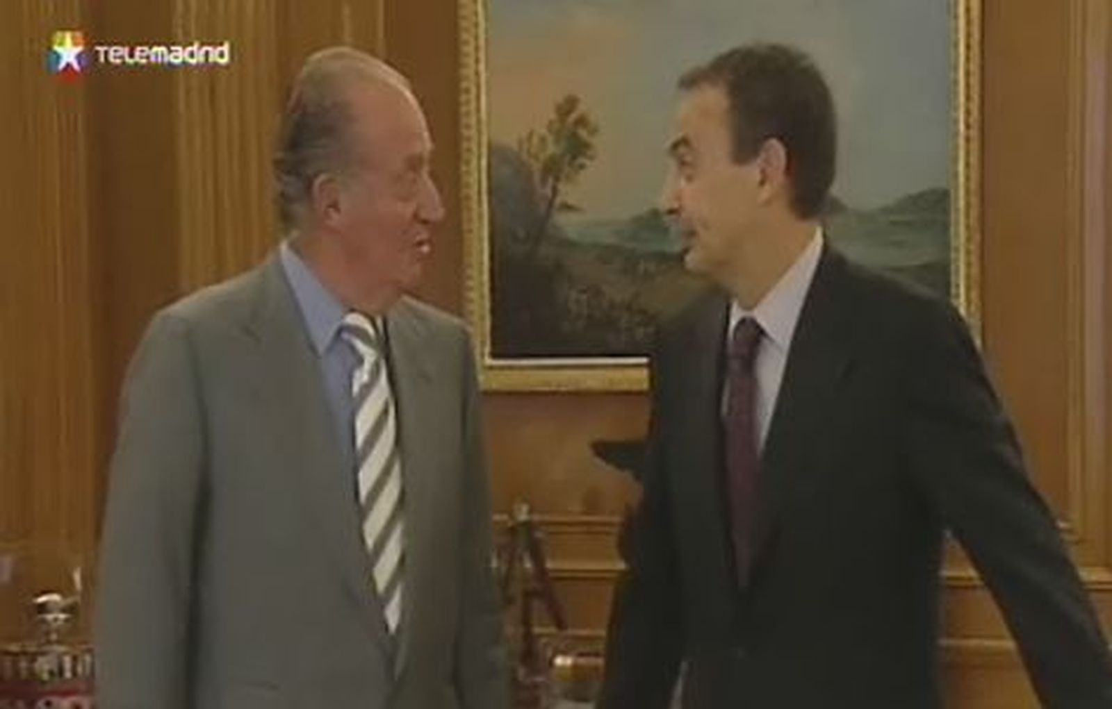 El rey se reúne con Zapatero para saber sobre la crisis