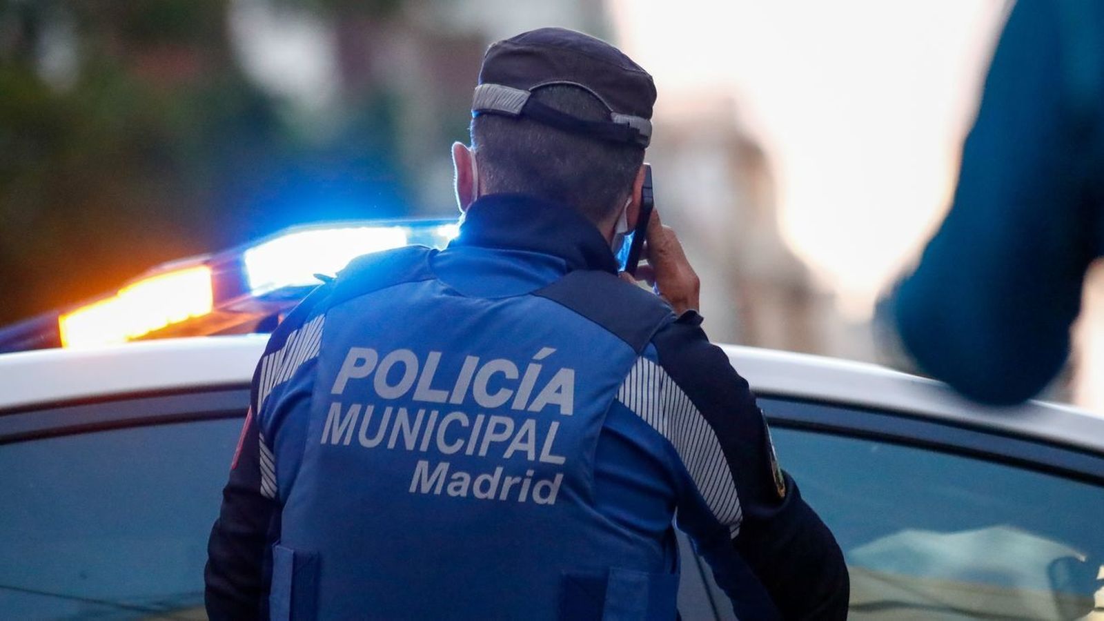 Dispositivo policial en los cementerios de Madrid