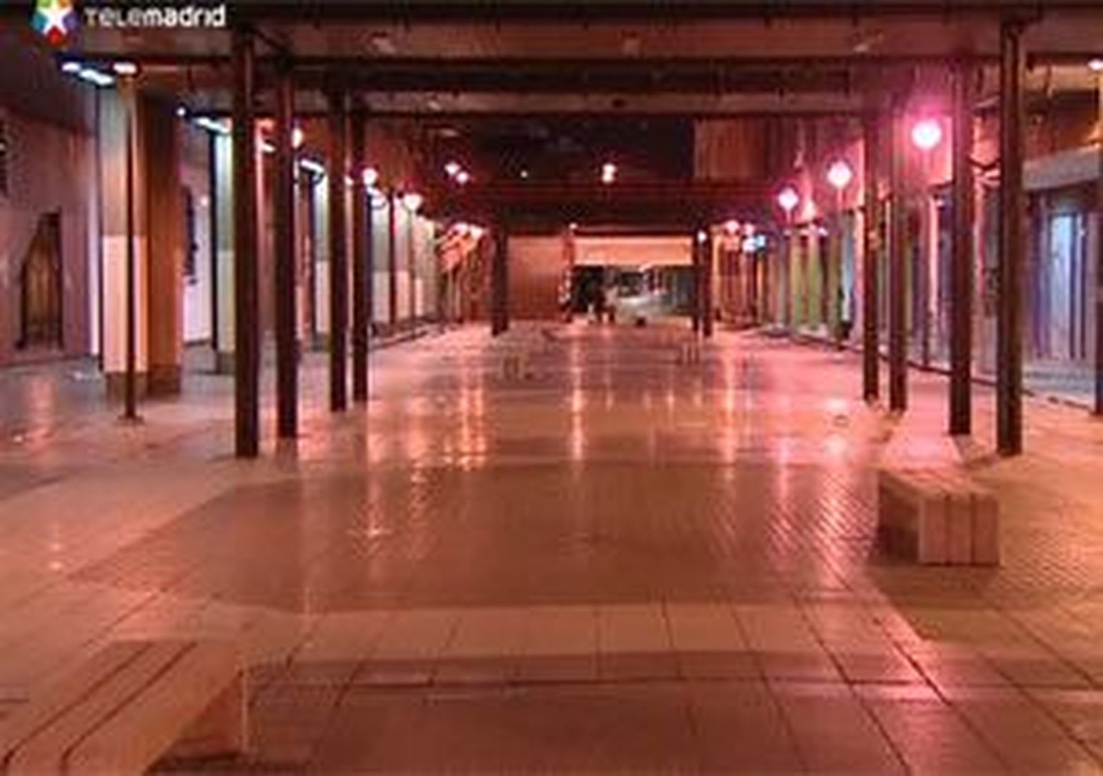 Los vecinos de AZCA piden el cierre nocturno de los túneles