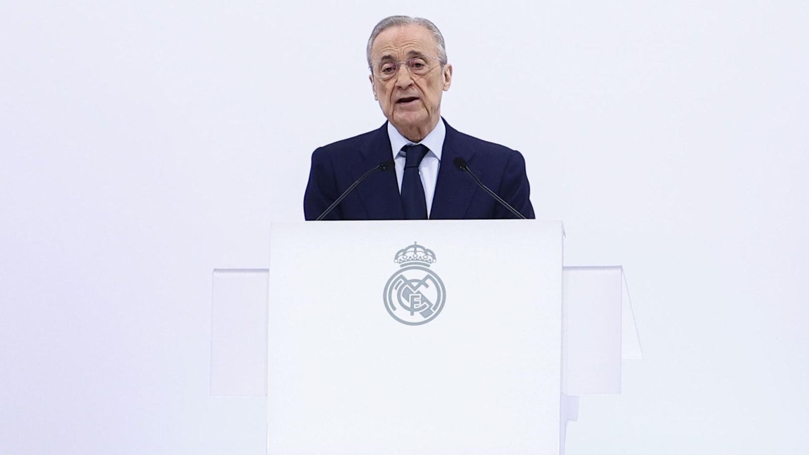 Florentino Pérez: "Aquí nadie se rinde"