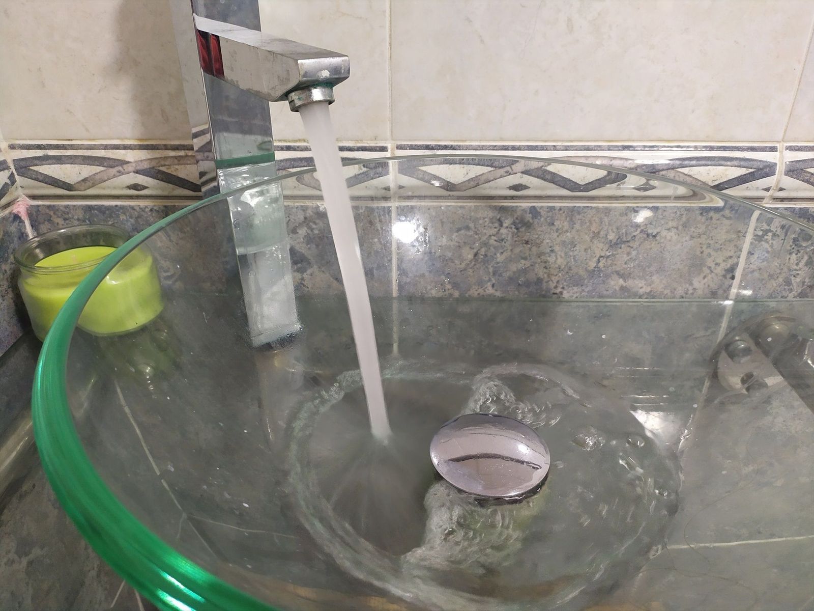 Ayuso anuncia que en 2023 las tarifas del agua seguirán congeladas por octavo año consecutivo