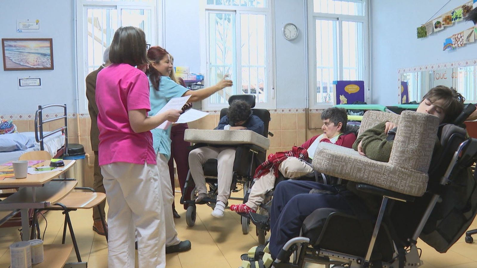 Dávila visita el centro de la Asociación El Despertar especializado en parálisis cerebral severa