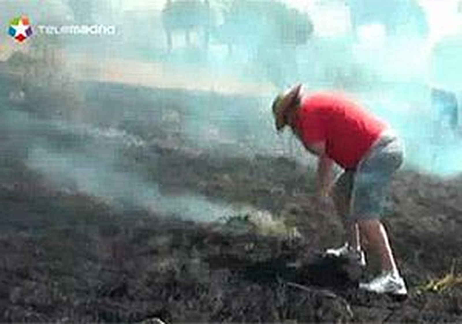 Un cámara de Telemadrid graba las primeras imágenes del incendio en Valdemaqueda