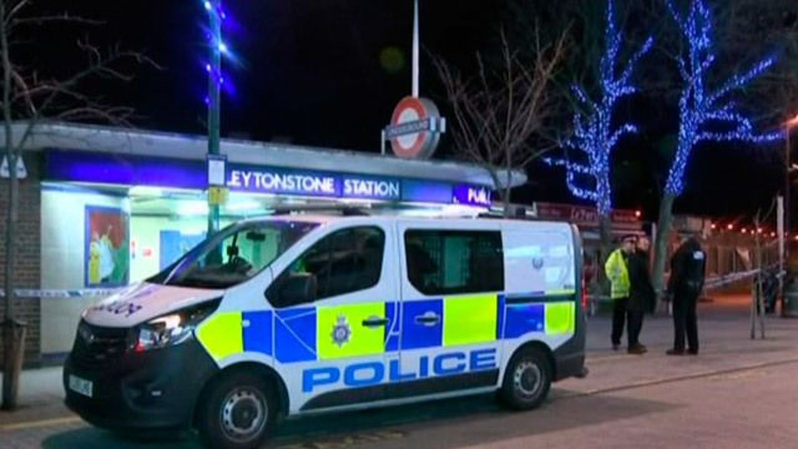 Al menos tres heridos en un ataque con cuchillo en el metro de Londres