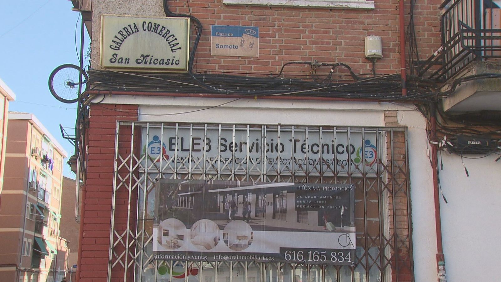 La falta de vivienda en Leganés convierte algunos comercios en casas