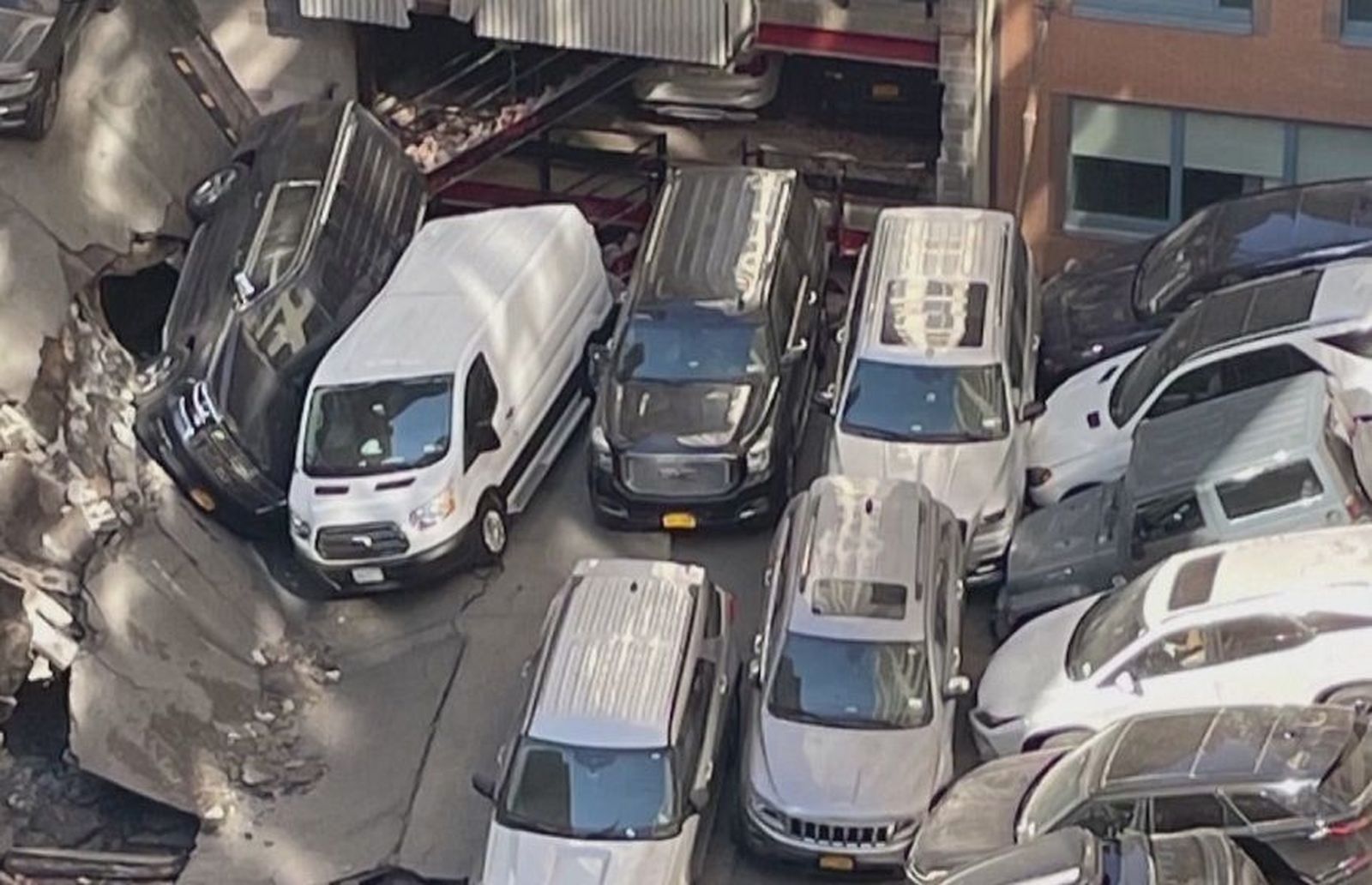 Colapsa un aparcamiento en Nueva York