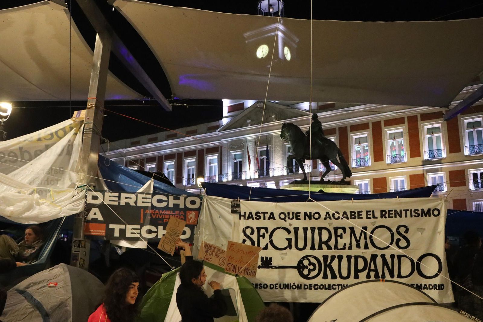 El decreto de vivienda no frenará la acampada: el Sindicato de Inquilinas avisa que Sol seguirá ocupado