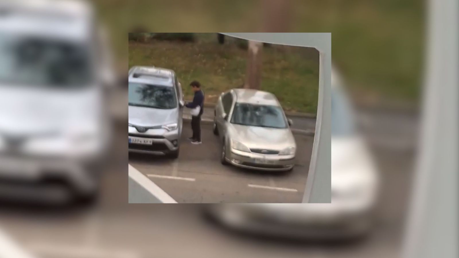 Una vecina de Valdemoro graba el momento en el que la intentan robar el coche