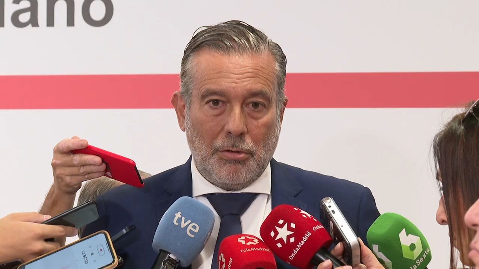 Enrique López critica la "soberbia del Gobierno"