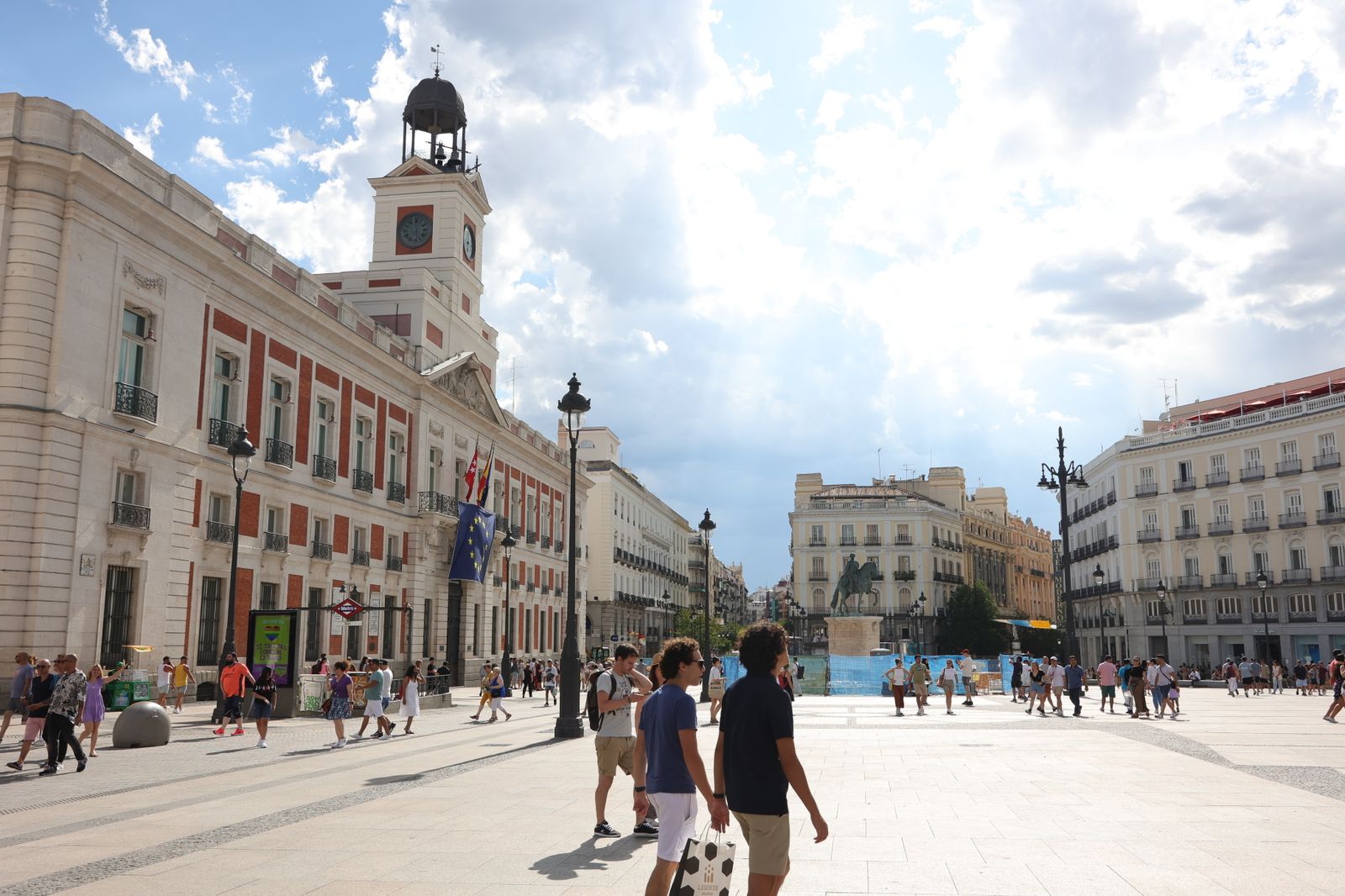 La Puerta del Sol se queda sin sobra