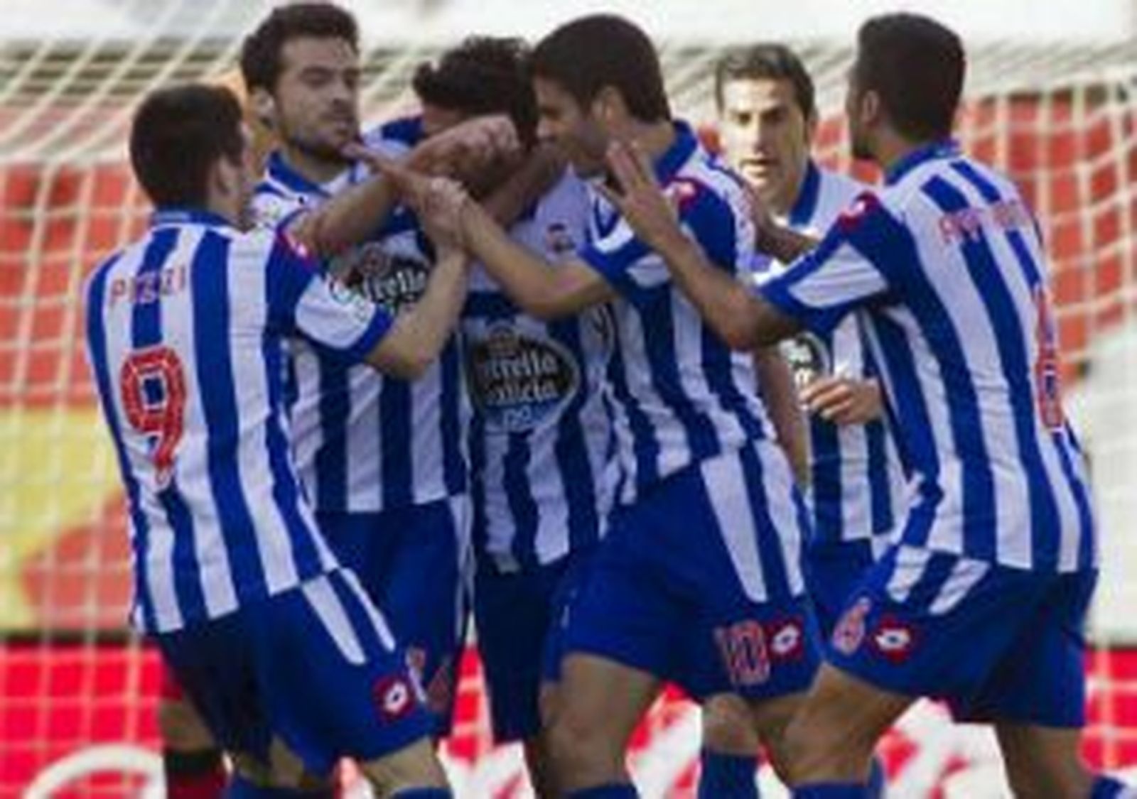 El Dépor se salva en el último minuto