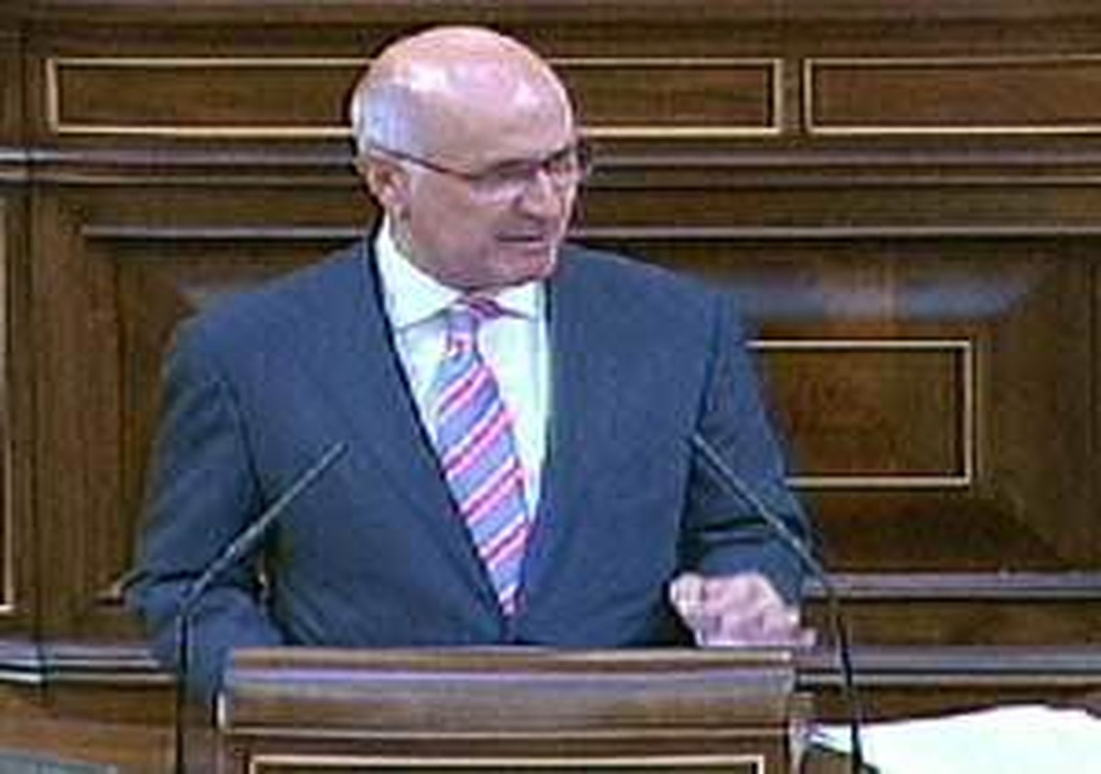 Durán propone un pacto de "fin de legislatura" con elecciones para otoño