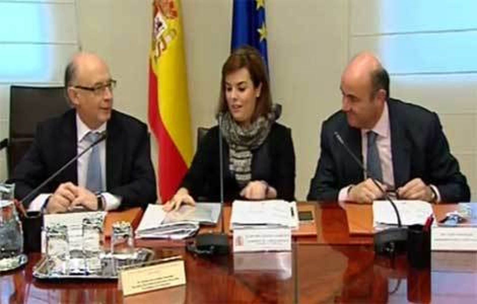 El Gobierno encarga estudio para ver qué órganos de la Administración elimina
