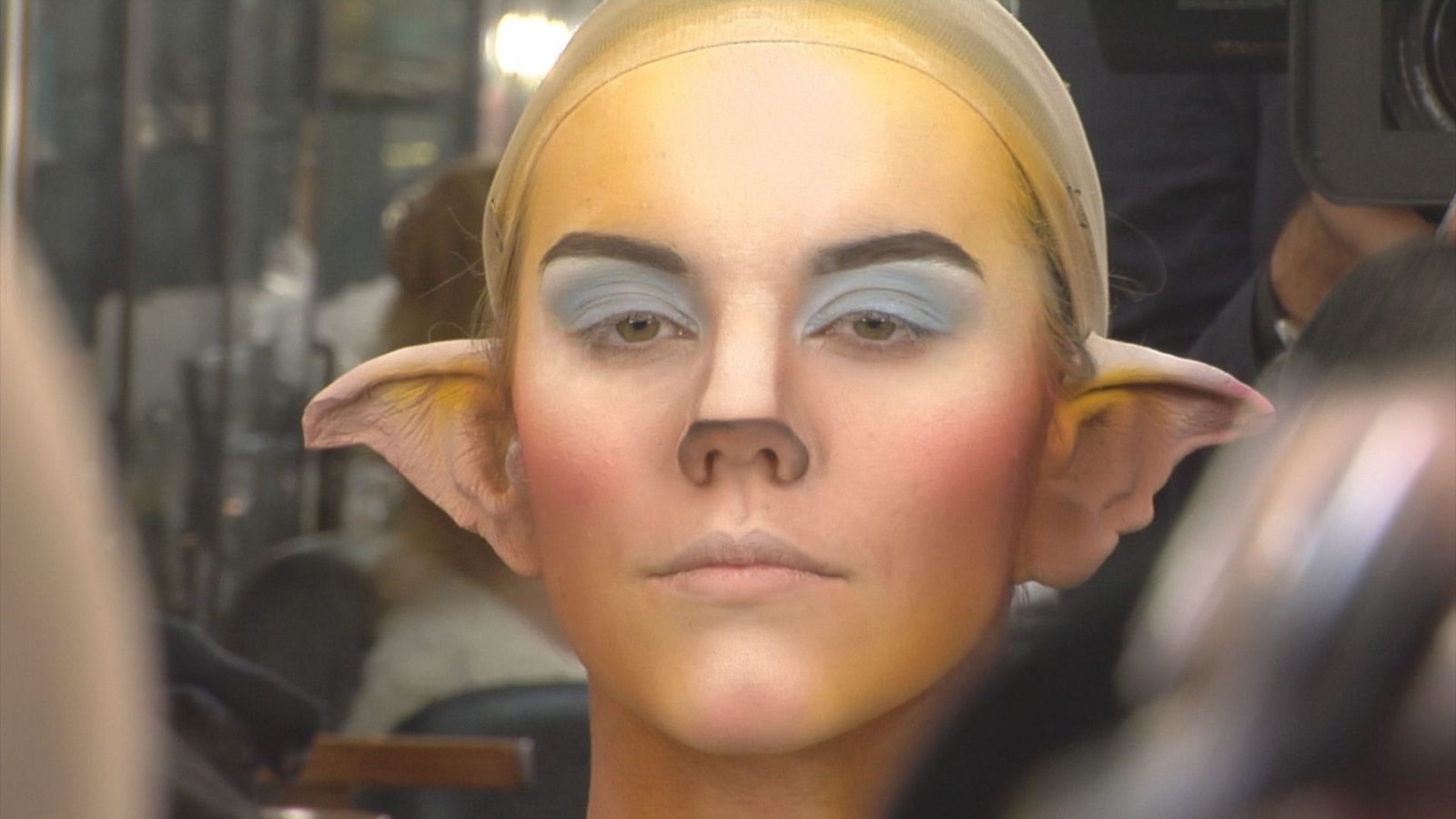 Los mejores tips de maquillaje para deslumbrar este carnaval